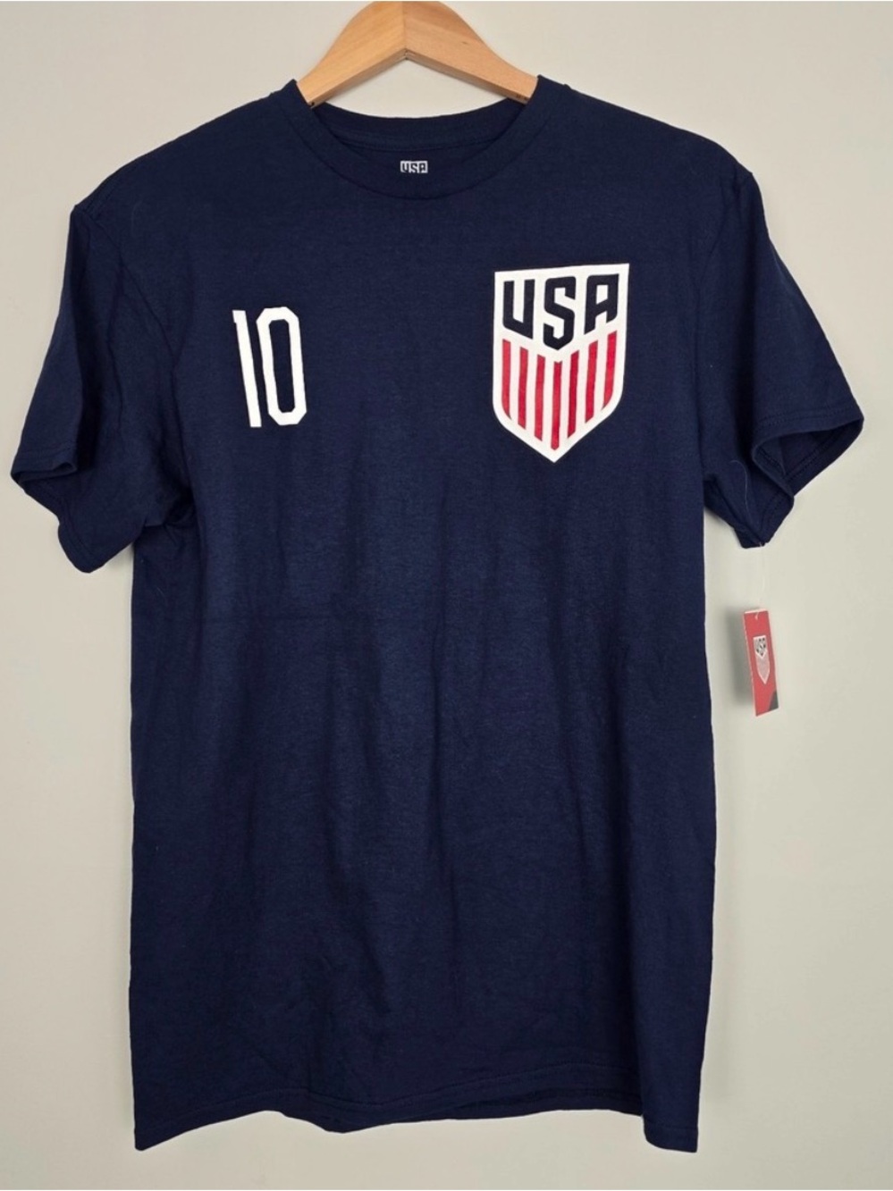 NWT‎ Christian Pulisic #10 Official USA Soccer Crest Shirt Size Mens Medium